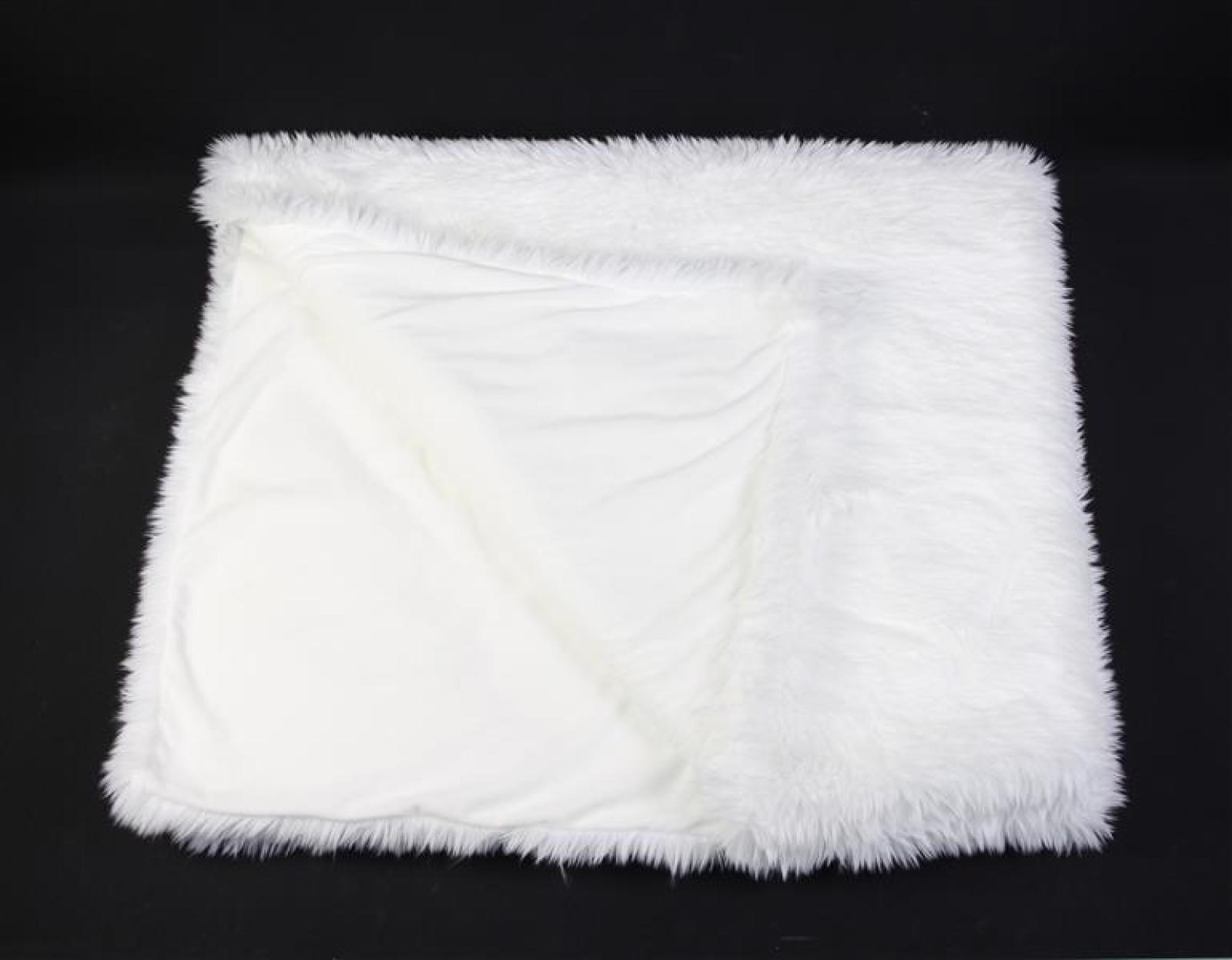 Kuscheldecke aus Kunstfell in weiß, 130x170 cm, Plüschdecke, Wohndecke, Sofadecke, Couchdecke