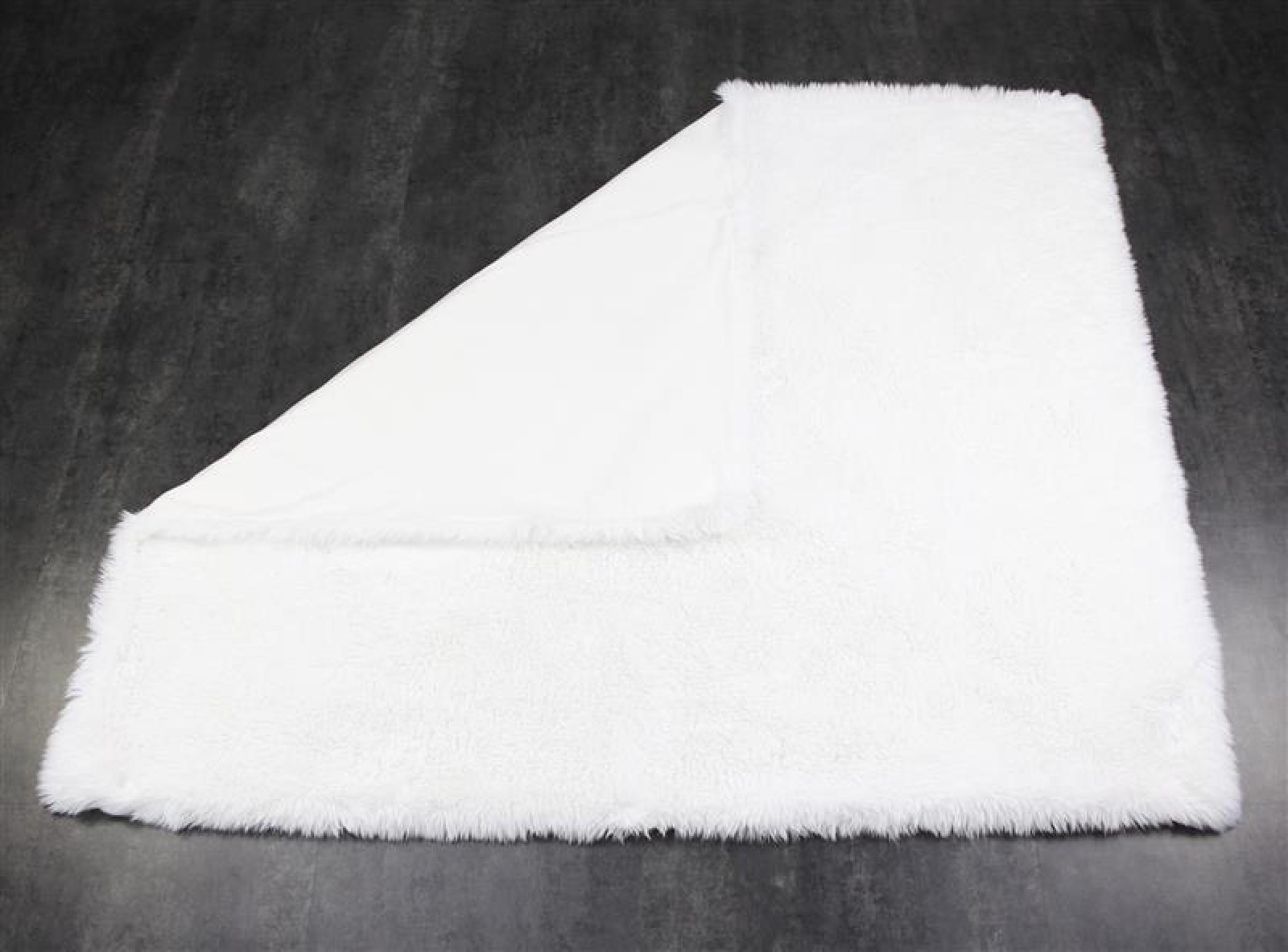 Kuscheldecke aus Kunstfell in weiß, 130x170 cm, Plüschdecke, Wohndecke, Sofadecke, Couchdecke