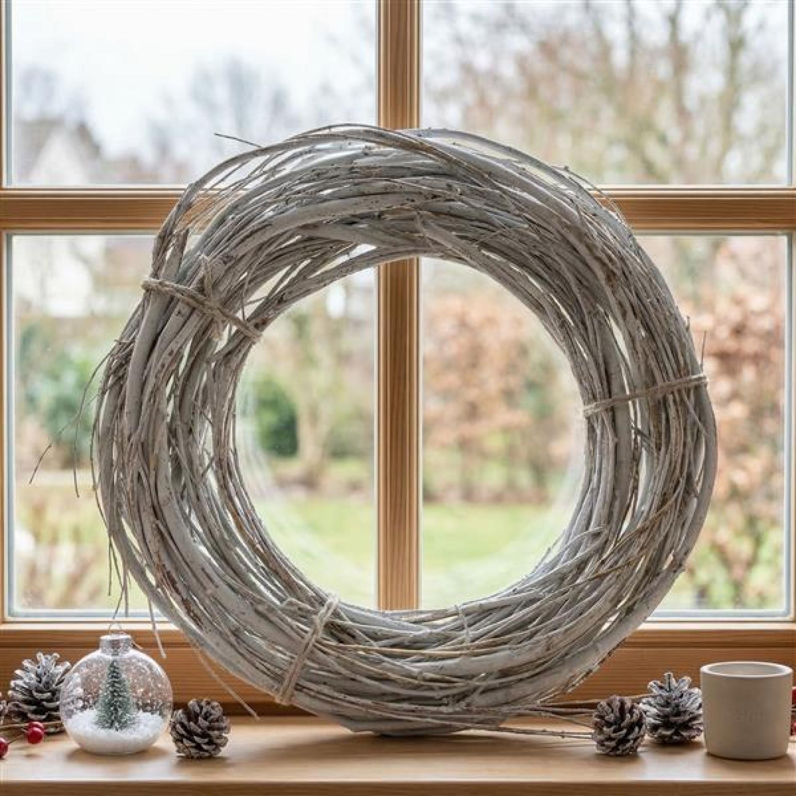 Reisigkranz "White Charme" Ø 45 cm groß, weiß, Tischkranz, Wandkranz, Türkranz