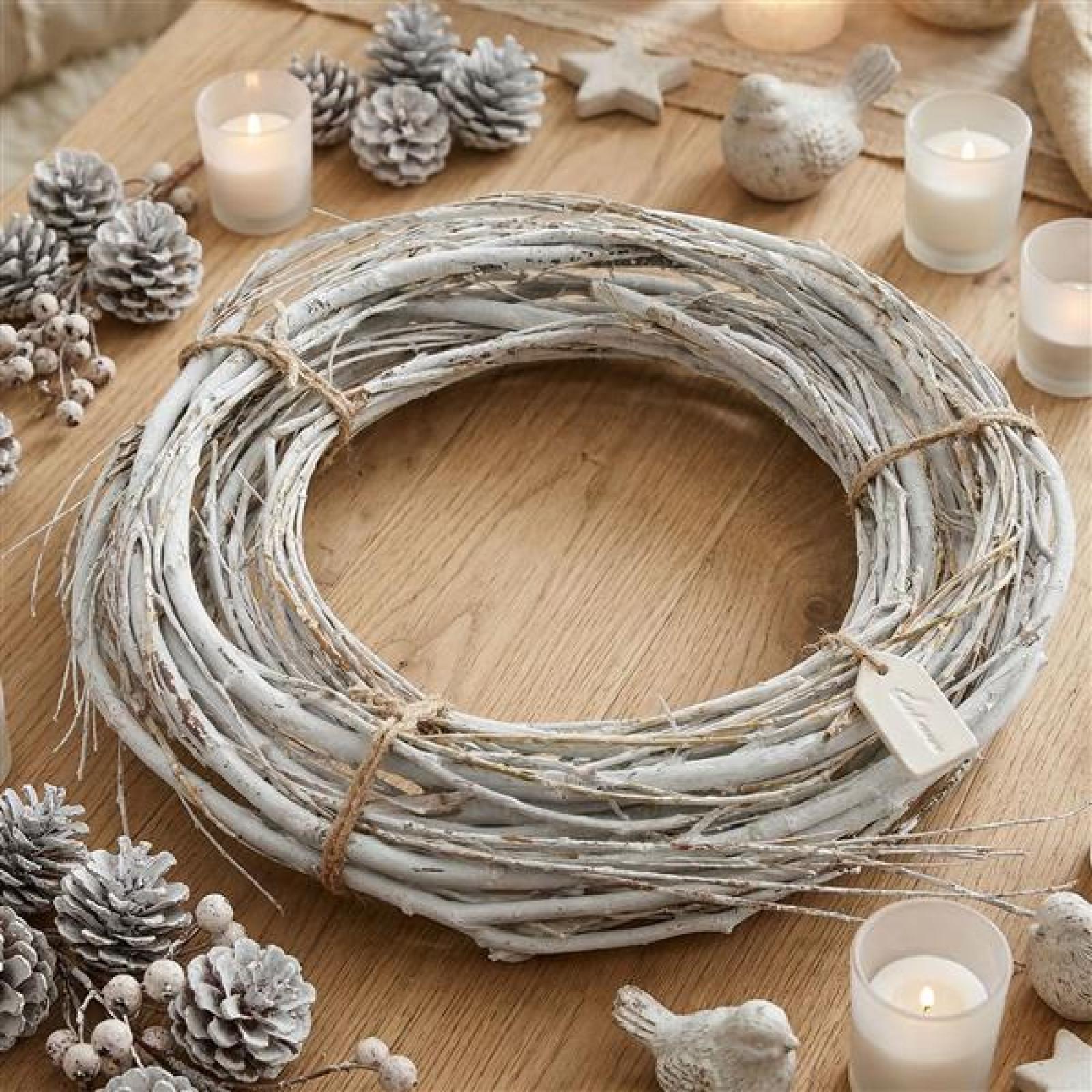 Reisigkranz "White Charme" Ø 45 cm groß, weiß, Tischkranz, Wandkranz, Türkranz