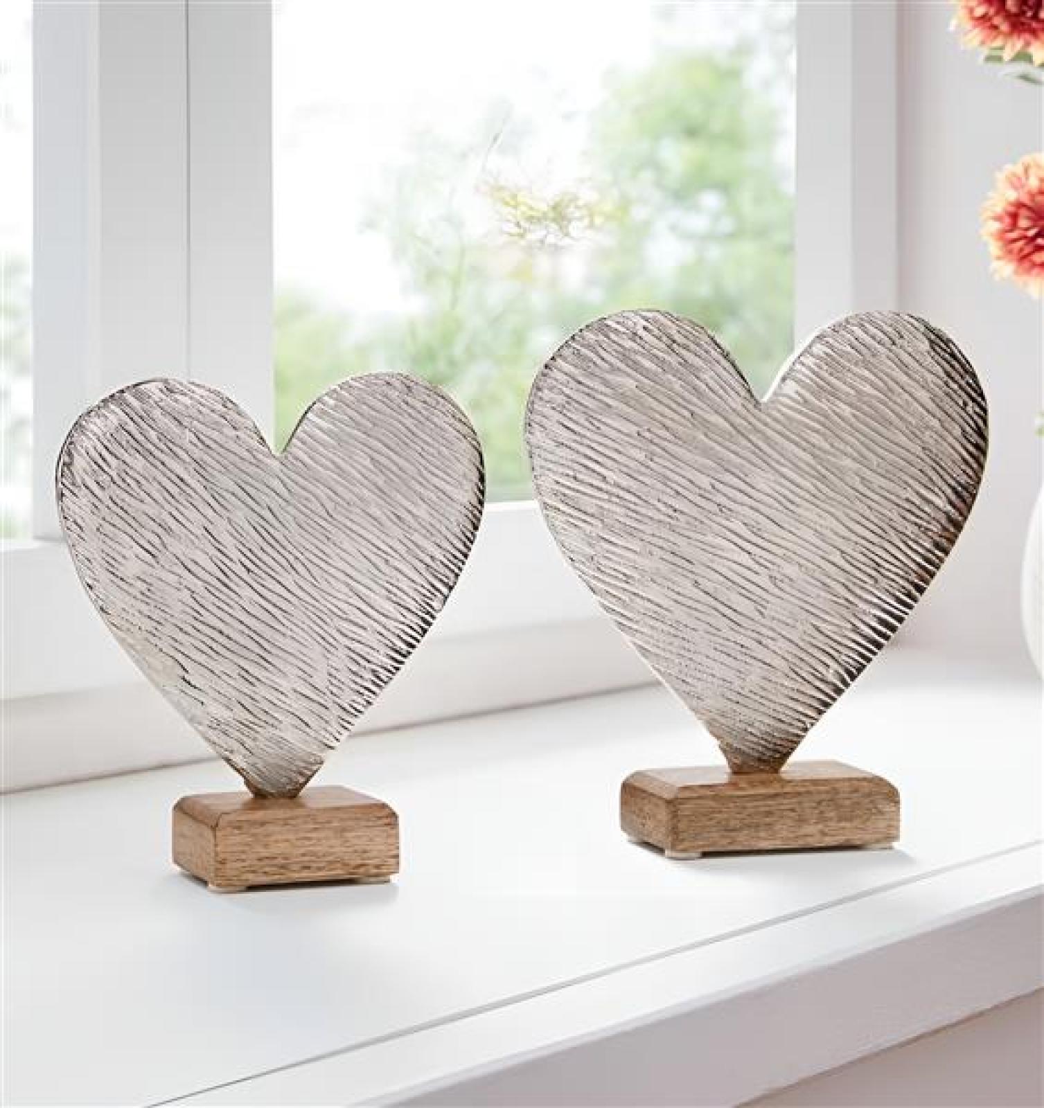 2x Dekoobjekt "Herz" aus Aluminium, silber mit Antik Finish, Sockel aus Mango Holz, Herzdeko, Hochzeitsdeko, Dekoherz