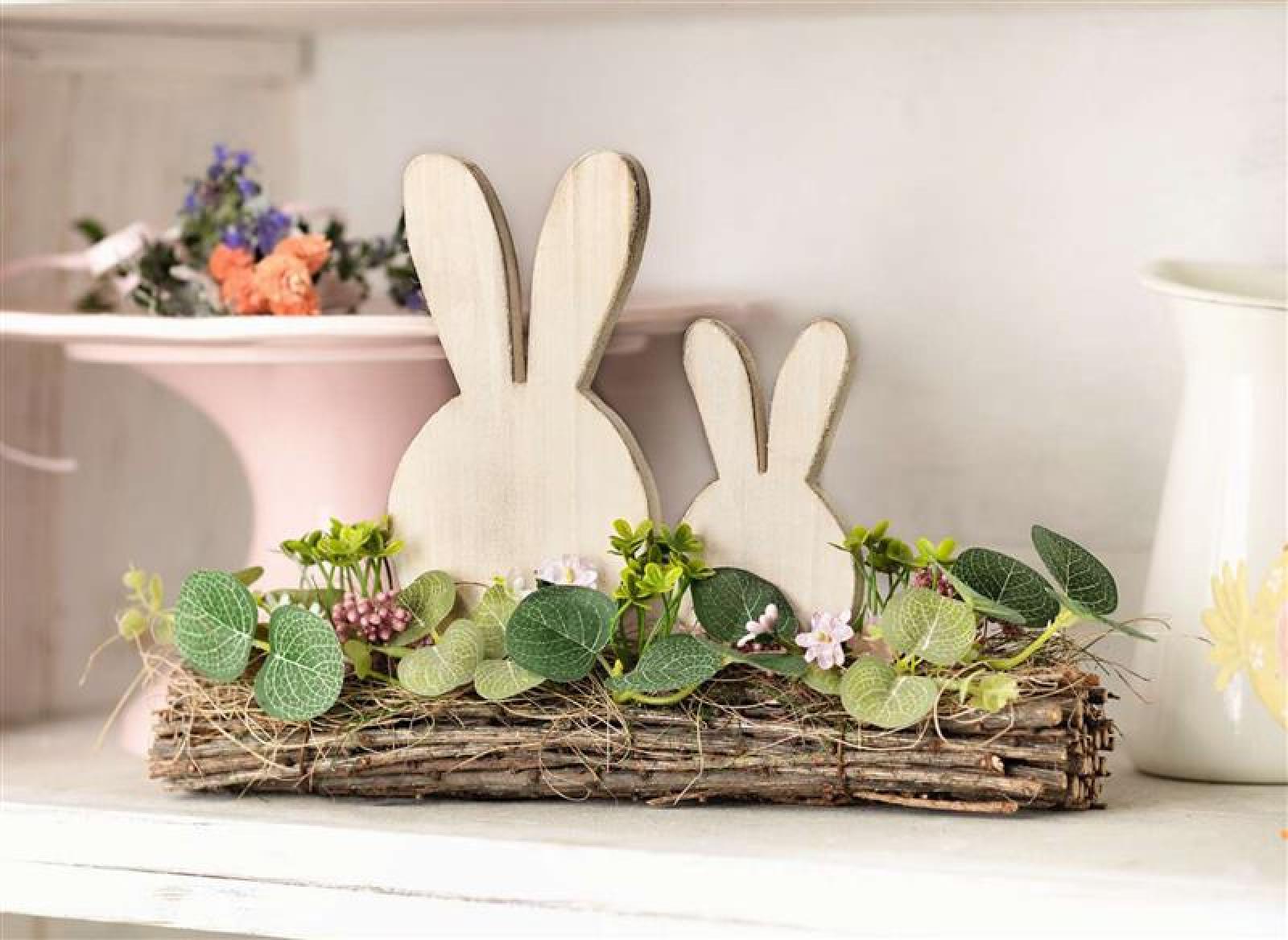 Osterdeko "Rustikal" aus Reisig mit 2 Hasenköpfen aus Holz und Kunstpflanzen, Tischdeko, Frühlingsdeko