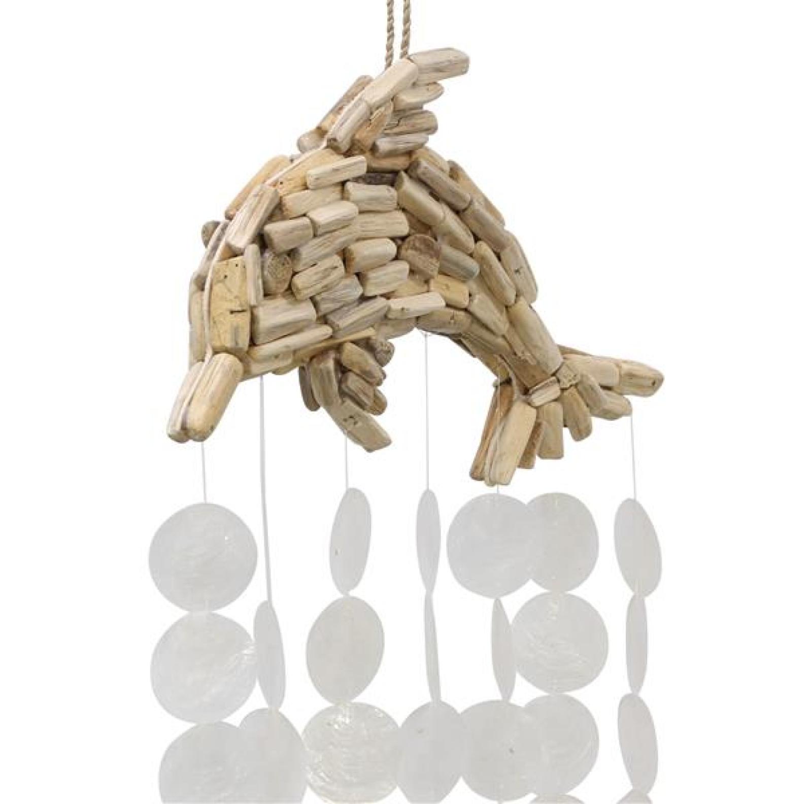 Dekohänger "Delfin" aus Treibholz mit Capizmuscheln, handgefertigt, Hängedeko 54 cm hoch, Windspiel hängend