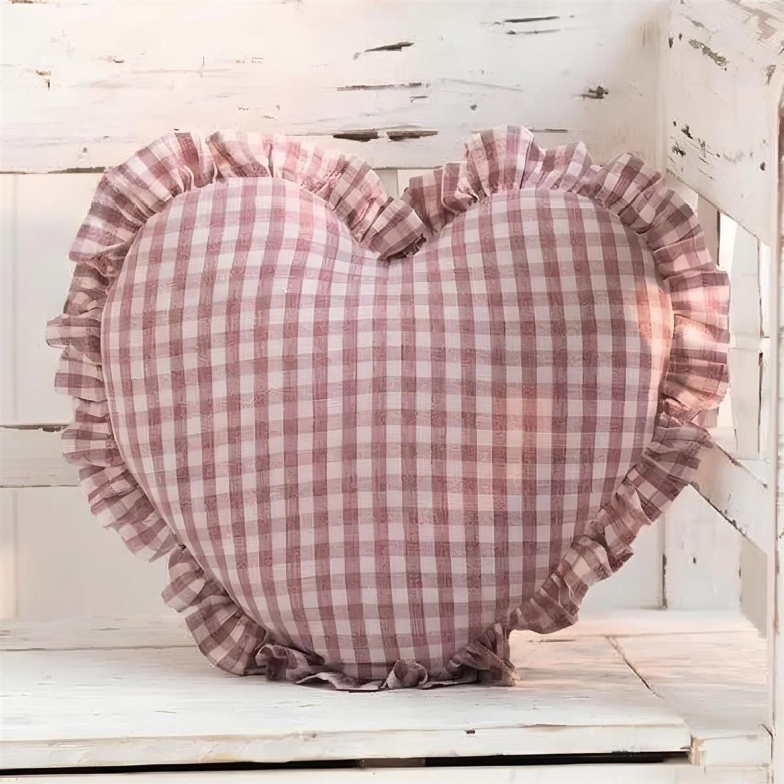 Dekokissen "Herz" Vintage Kissen in Herz-Form, Sofakissen Ø 35 cm, Zierkissen rot-weiß kariert, Couchkissen, Kuschelkissen
