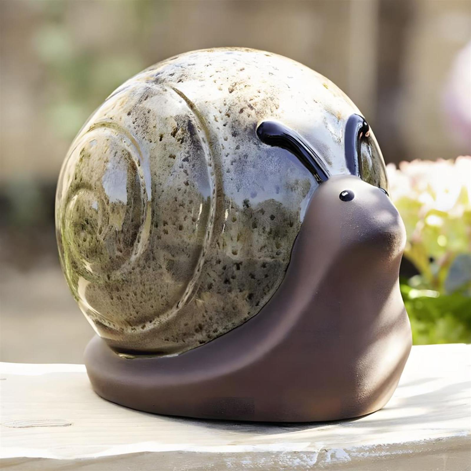 Dekofigur "Schnecke" aus Terracotta, mocca / grün, 18x14x15 cm, Gartendeko wetterfest für Außen