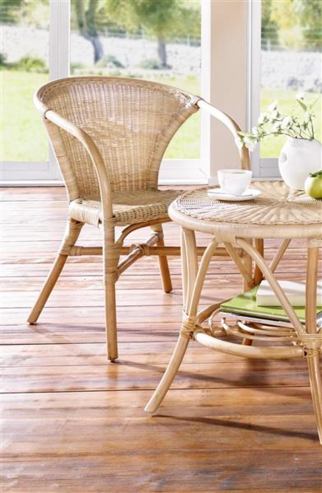 Rattanstuhl "Natur" lackiert, mit Armlehnen, handgefertigt, Korbstuhl, Bistrostuhl, Rattansessel